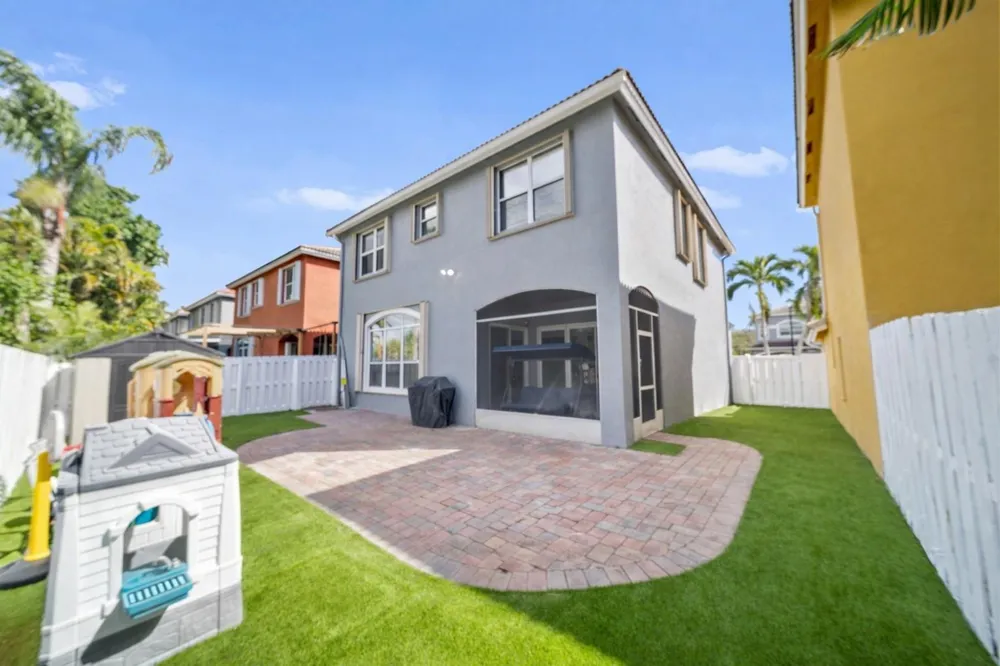 4916 SW 38th Way Fort Lauderdale, FL 33312