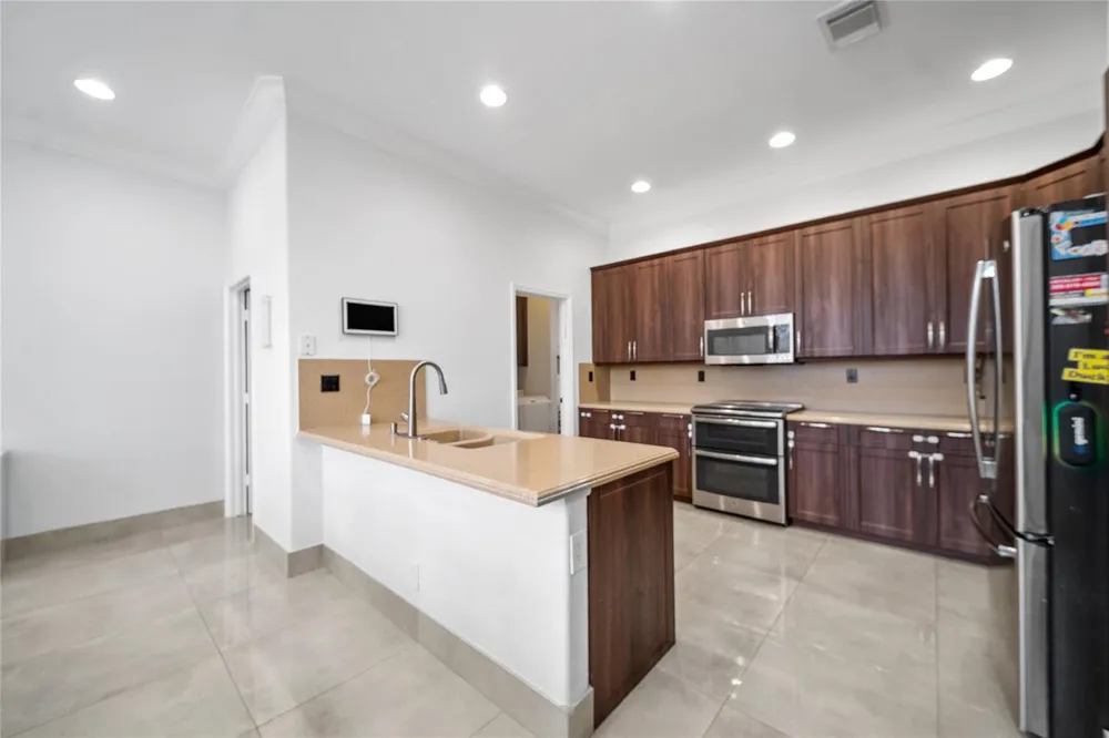 4916 SW 38th Way Fort Lauderdale, FL 33312