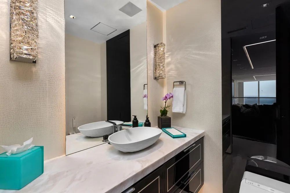 525 FORT LAUDERDALE BEACH BOULEVARD #1702 Fort Lauderdale, FL 33304