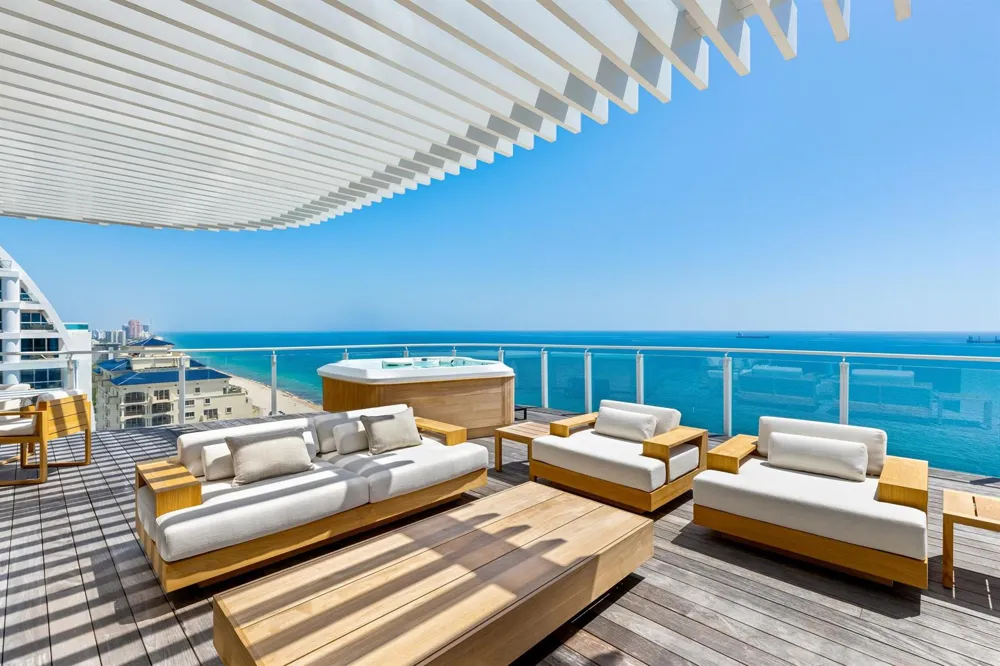 525 FORT LAUDERDALE BEACH BOULEVARD #1702 Fort Lauderdale, FL 33304