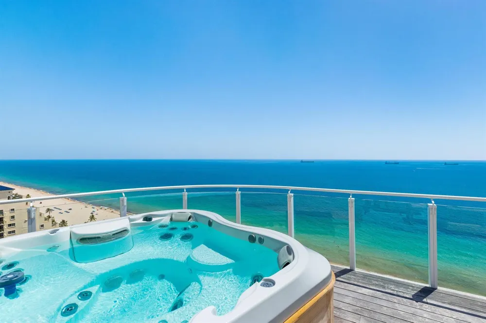 525 FORT LAUDERDALE BEACH BOULEVARD #1702 Fort Lauderdale, FL 33304
