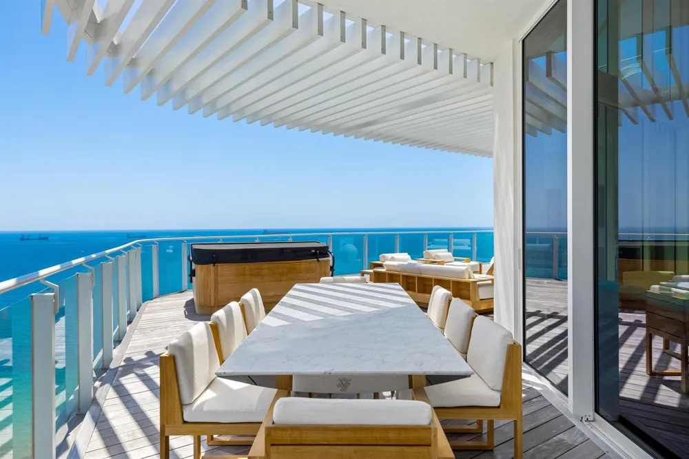 525 FORT LAUDERDALE BEACH BOULEVARD #1702 Fort Lauderdale, FL 33304