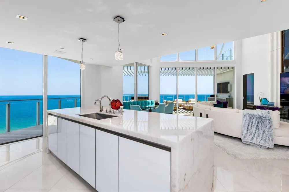 525 FORT LAUDERDALE BEACH BOULEVARD #1702 Fort Lauderdale, FL 33304