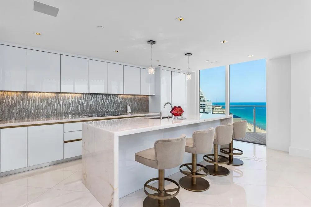 525 FORT LAUDERDALE BEACH BOULEVARD #1702 Fort Lauderdale, FL 33304