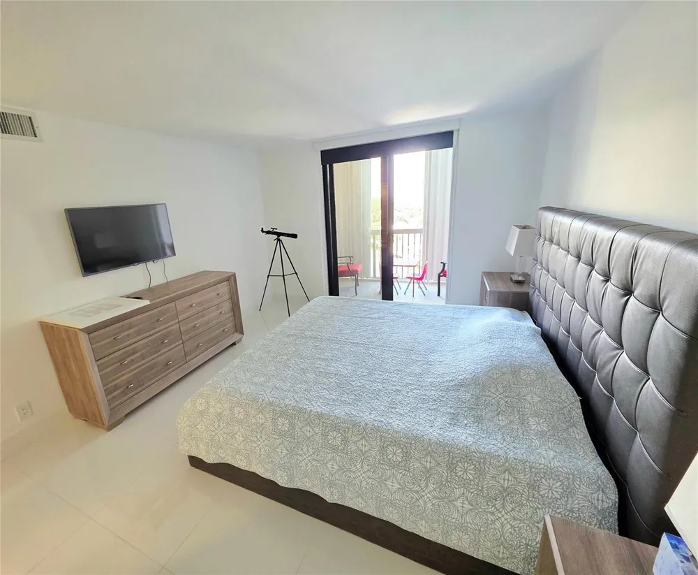 1631 S Ocean Boulevard #1006 Pompano Beach, FL 33062