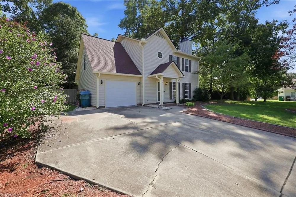 1704 Crinan Court High Point, NC 27265