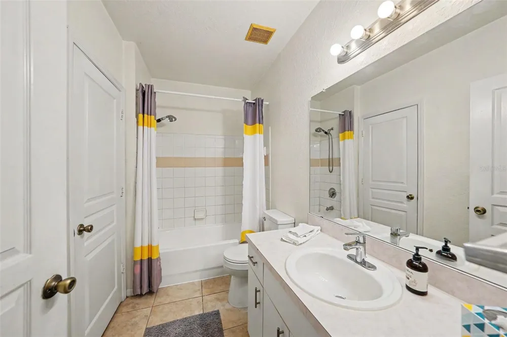 17108 CARRINGTON PARK DR #722 Tampa, FL 33647