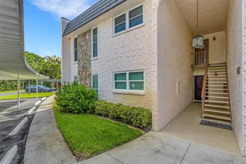 209 FERNWOOD CIRCLE #209