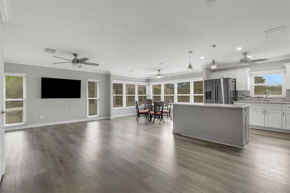 209 FERNWOOD CIRCLE #209 Seminole, FL 33777