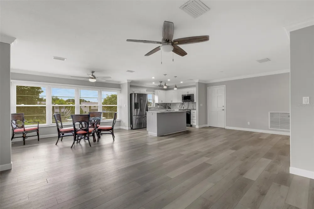209 FERNWOOD CIRCLE #209 Seminole, FL 33777