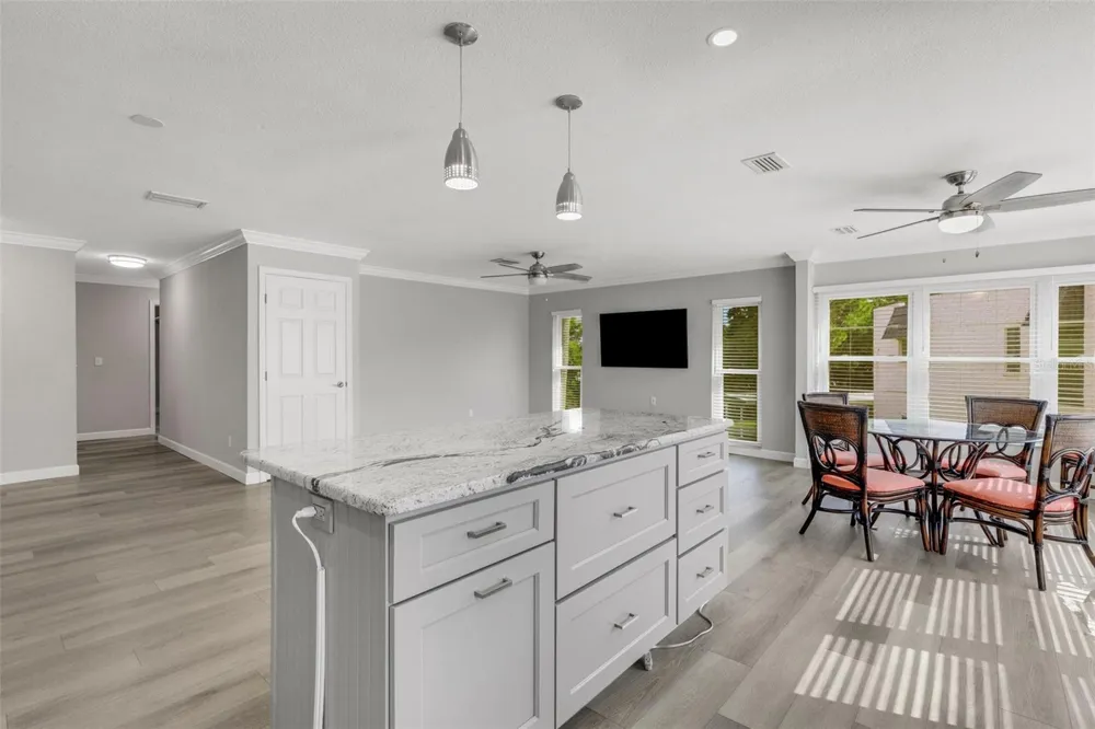209 FERNWOOD CIRCLE #209 Seminole, FL 33777