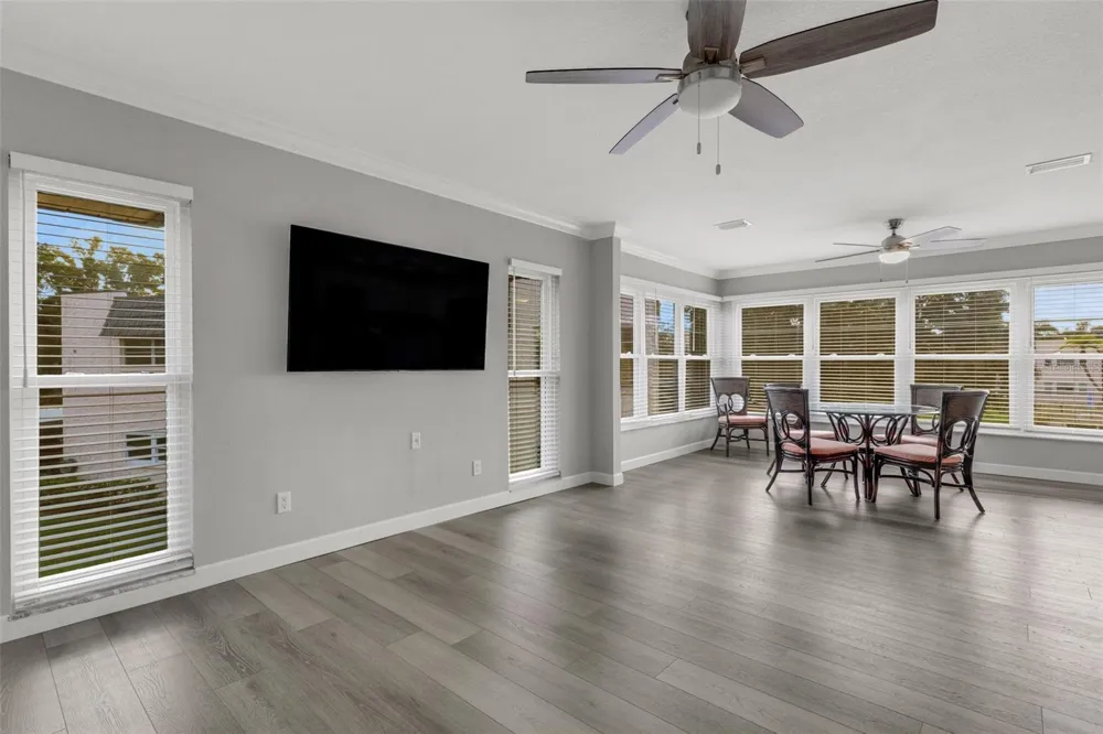 209 FERNWOOD CIRCLE #209 Seminole, FL 33777
