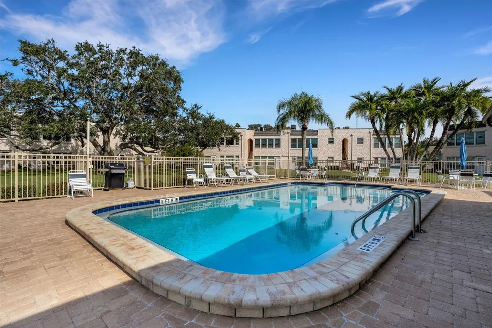 209 FERNWOOD CIRCLE #209 Seminole, FL 33777