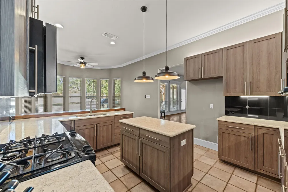 441 Country Ridge Lane Red Oak, TX 75154