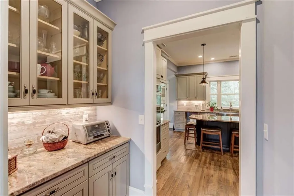624 Skyland Drive Hoschton, GA 30548