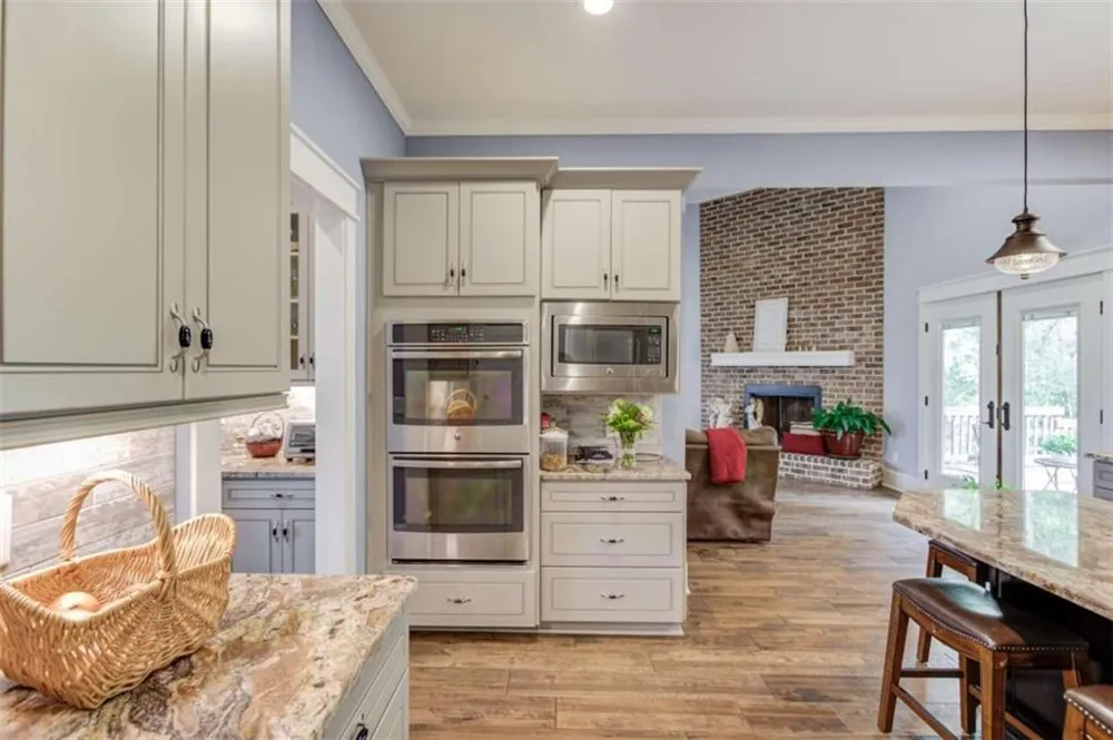 624 Skyland Drive Hoschton, GA 30548