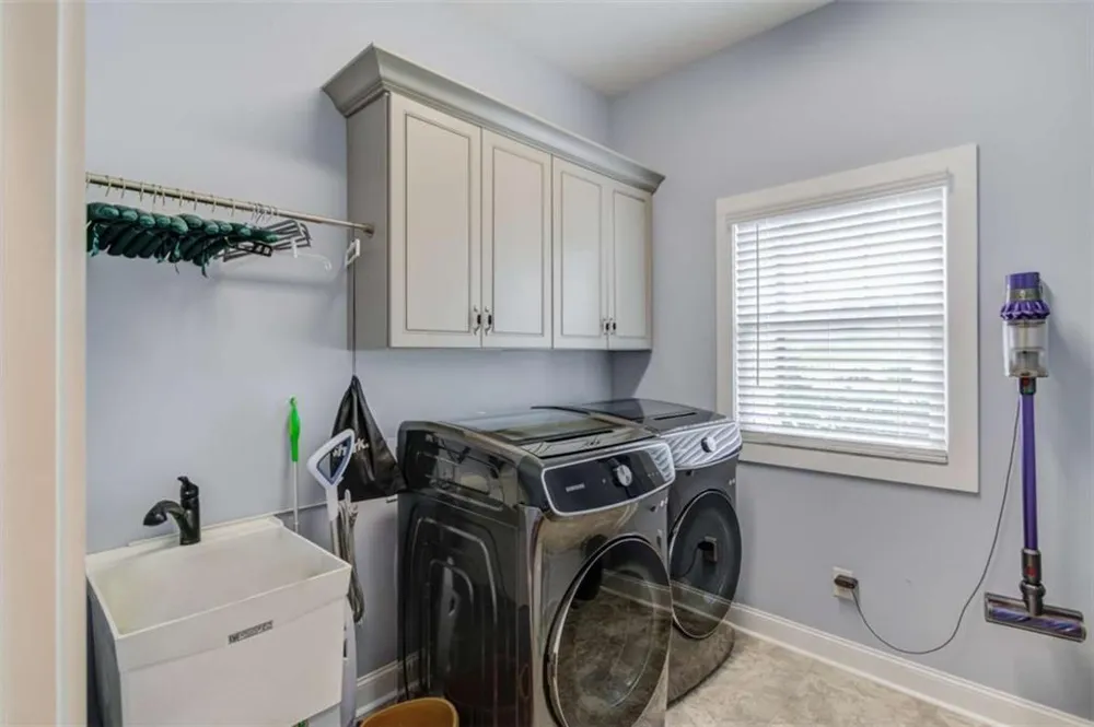 624 Skyland Drive Hoschton, GA 30548