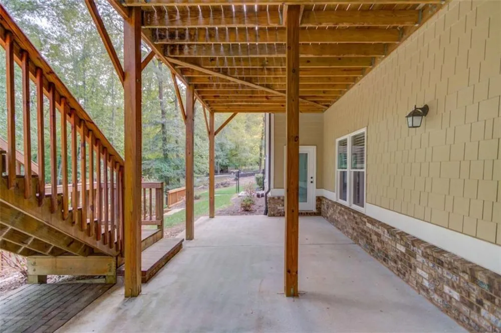 624 Skyland Drive Hoschton, GA 30548