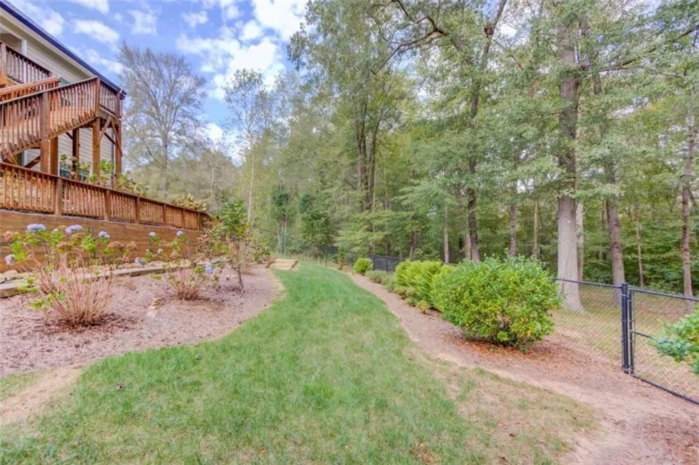 624 Skyland Drive Hoschton, GA 30548