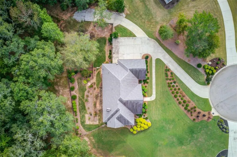 624 Skyland Drive Hoschton, GA 30548