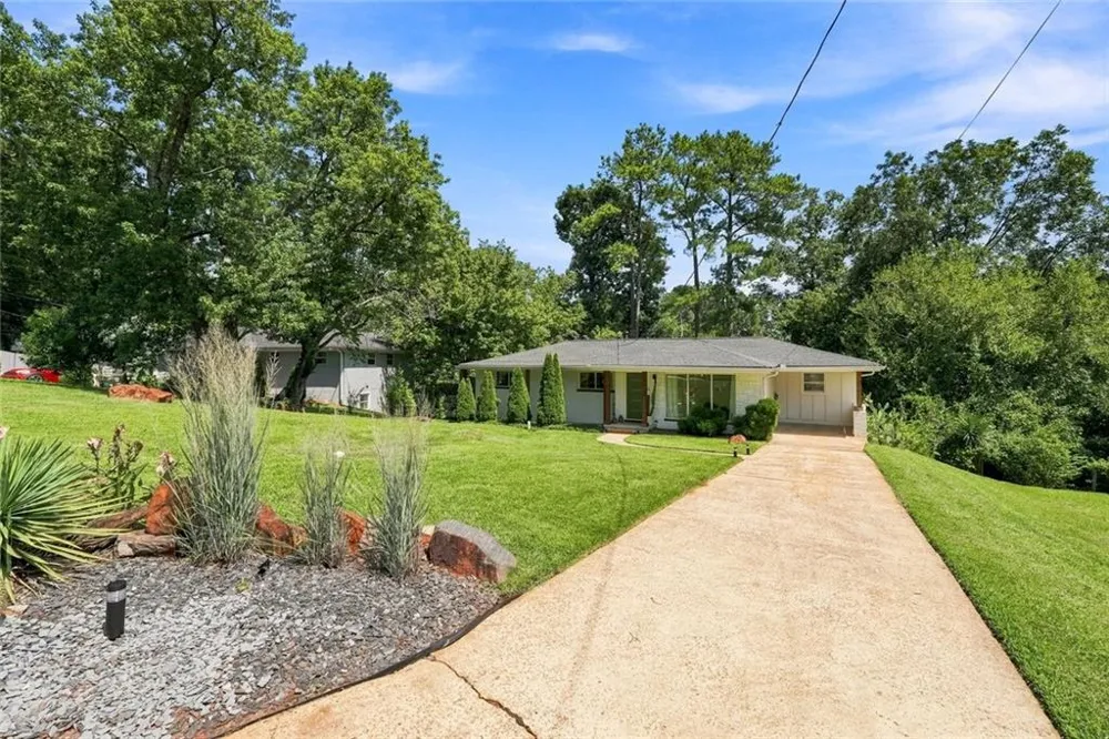 2934 Lynda Place Decatur, GA 30032