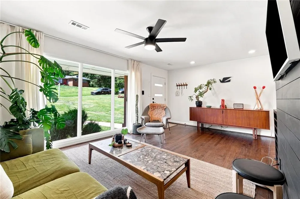 2934 Lynda Place Decatur, GA 30032