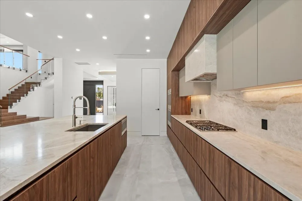 827 Bunker Hill Road Houston, TX 77024