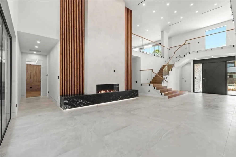 827 Bunker Hill Road Houston, TX 77024