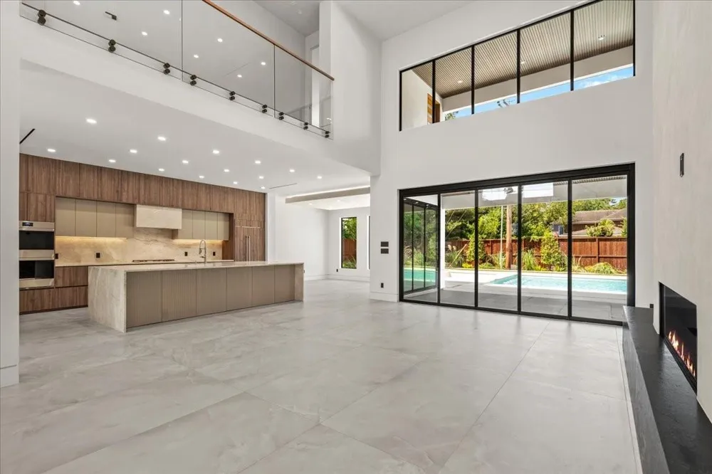 827 Bunker Hill Road Houston, TX 77024