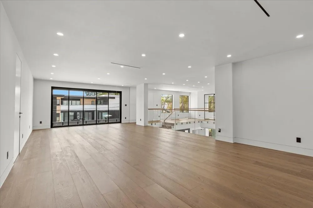 827 Bunker Hill Road Houston, TX 77024