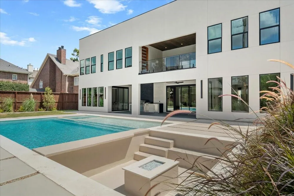 827 Bunker Hill Road Houston, TX 77024