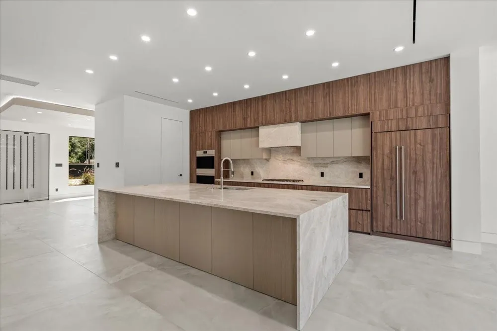 827 Bunker Hill Road Houston, TX 77024