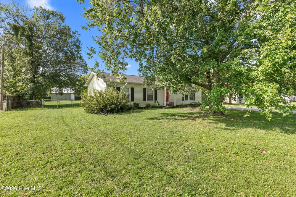 651 Queens Creek Road Hubert, NC 28539