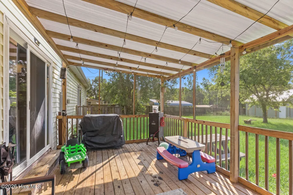 651 Queens Creek Road Hubert, NC 28539
