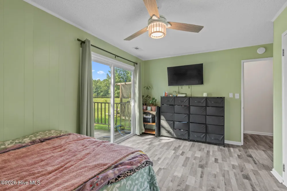 651 Queens Creek Road Hubert, NC 28539