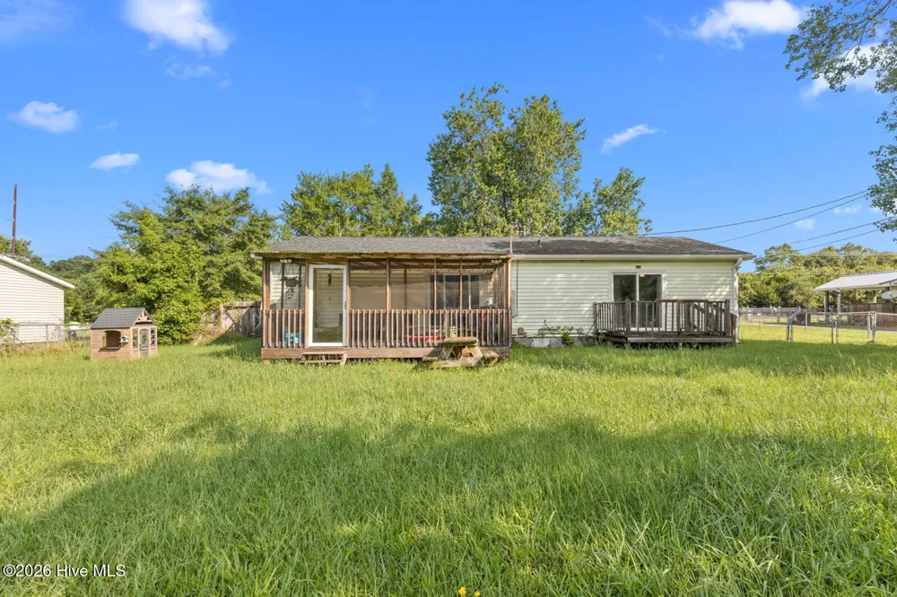 651 Queens Creek Road Hubert, NC 28539