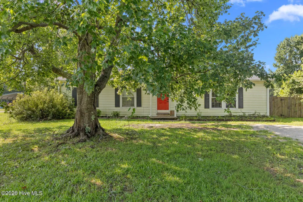 651 Queens Creek Road Hubert, NC 28539