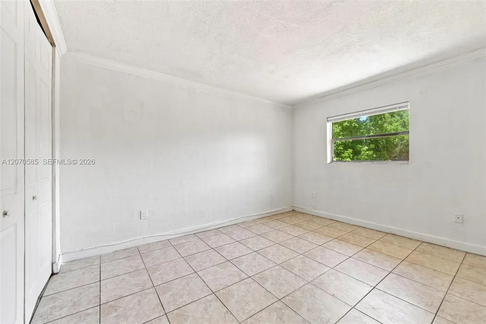 1245 W 24th St #223 Hialeah, FL 33010