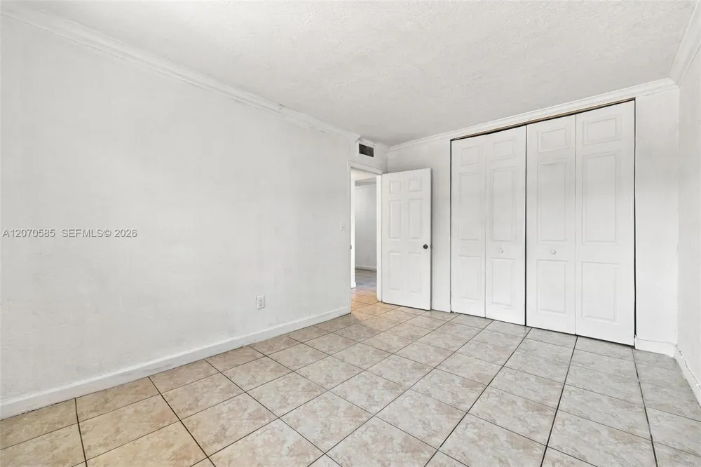 1245 W 24th St #223 Hialeah, FL 33010