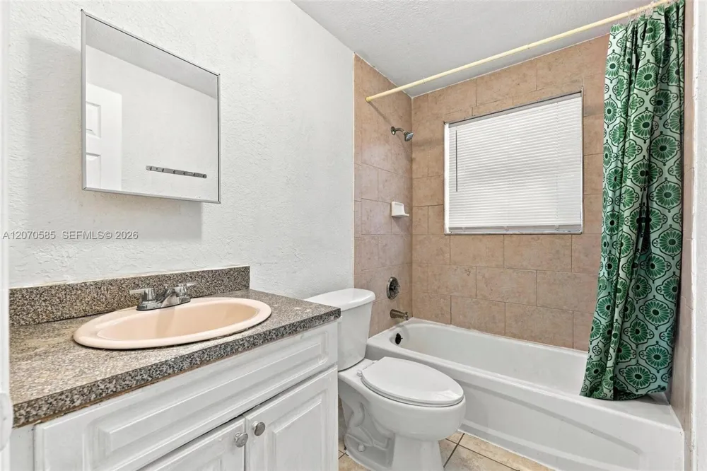 1245 W 24th St #223 Hialeah, FL 33010