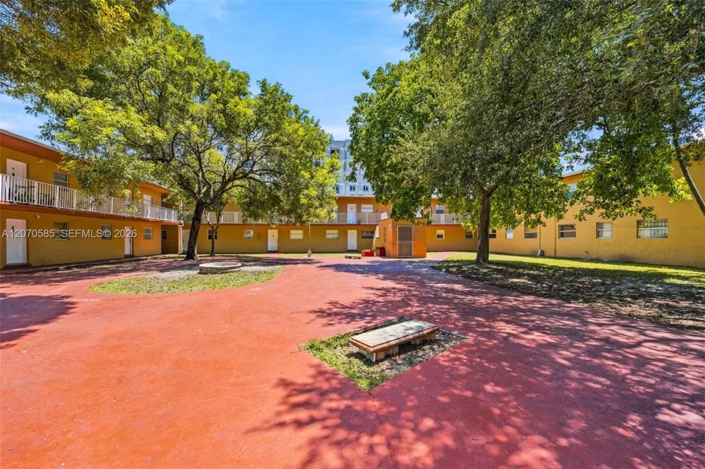 1245 W 24th St #223 Hialeah, FL 33010