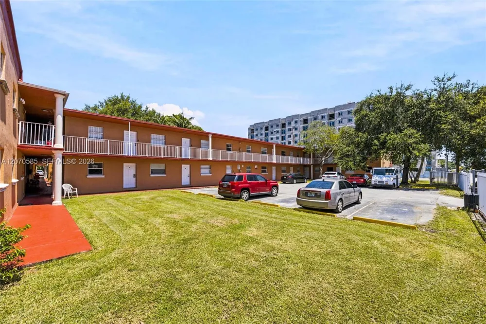 1245 W 24th St #223 Hialeah, FL 33010