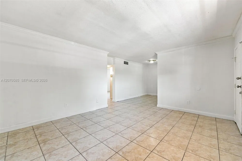 1245 W 24th St #223 Hialeah, FL 33010