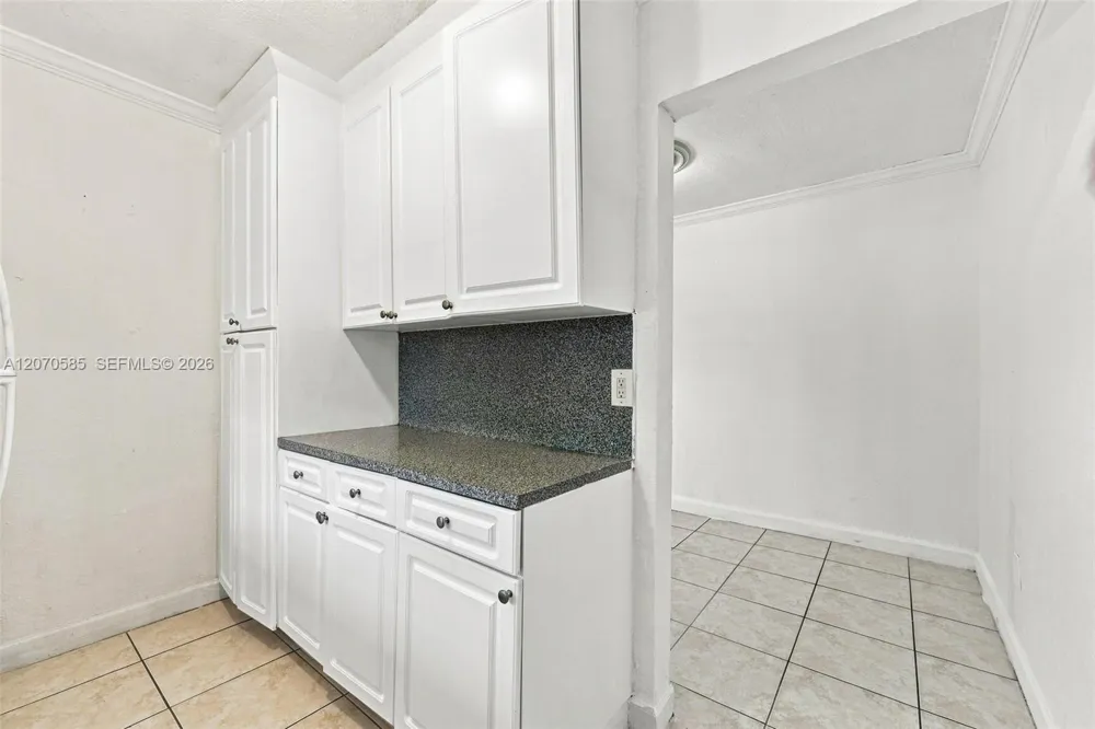 1245 W 24th St #223 Hialeah, FL 33010