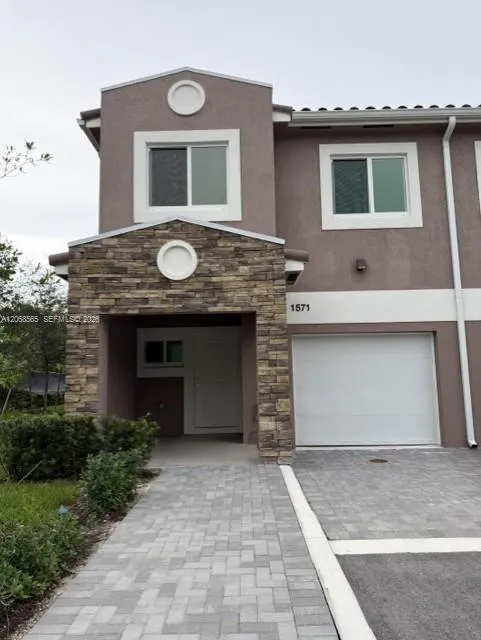 1571 NW 94th Way #1 Coral Springs, FL 33071