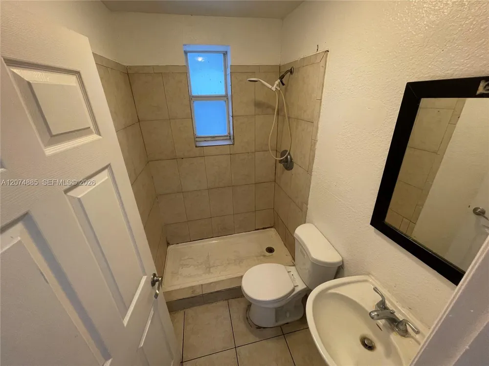 1021 NW 3rd St #207 Miami, FL 33128