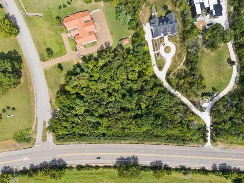800 Lakemont Dr