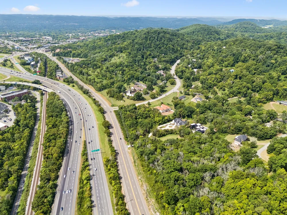 800 Lakemont Dr Nashville, TN 37220