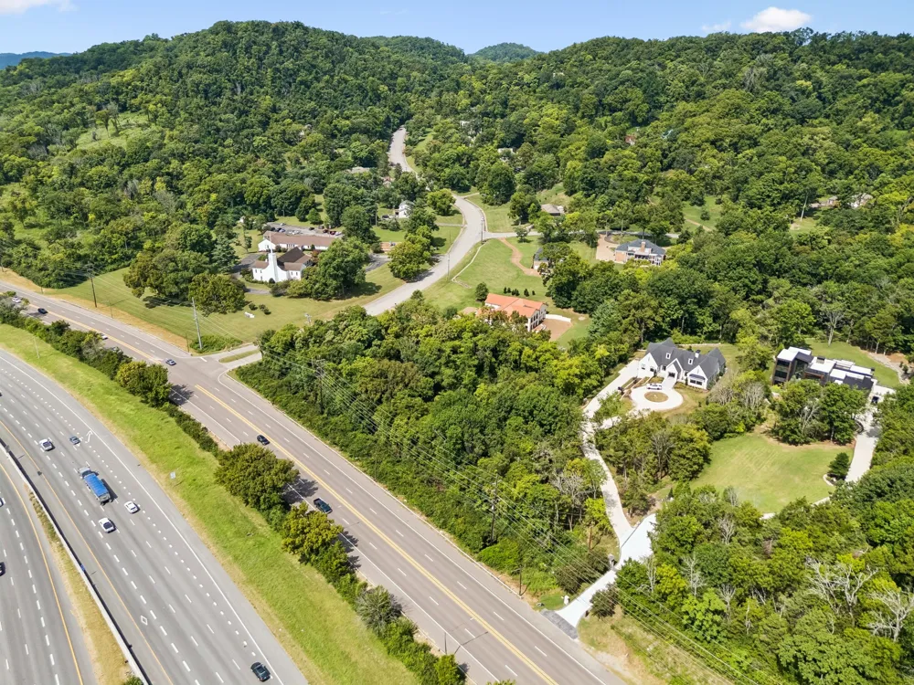 800 Lakemont Dr Nashville, TN 37220