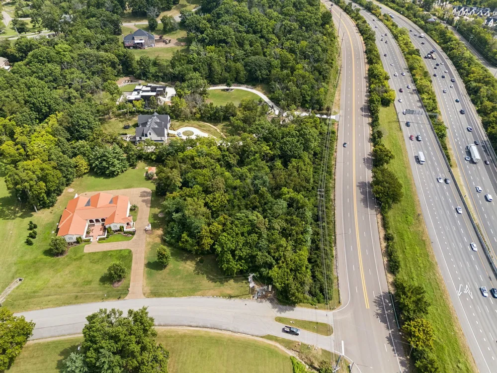 800 Lakemont Dr Nashville, TN 37220